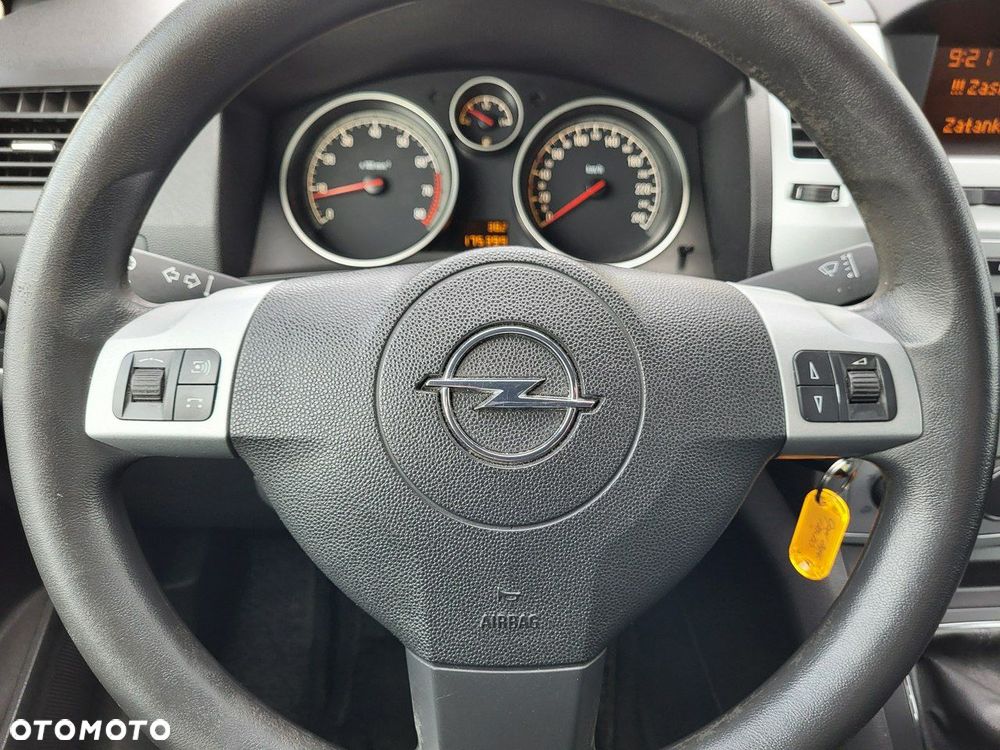 Opel Zafira - 36