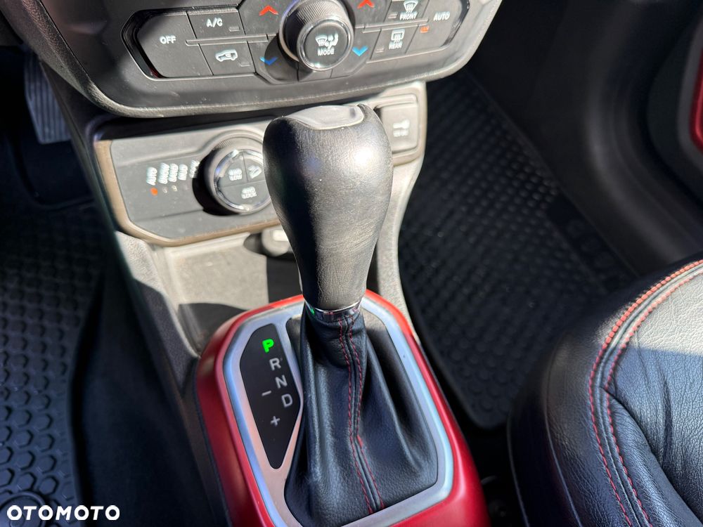 Jeep Renegade 1.3 GSE T4 Turbo Limited 4x4 S&S - 22