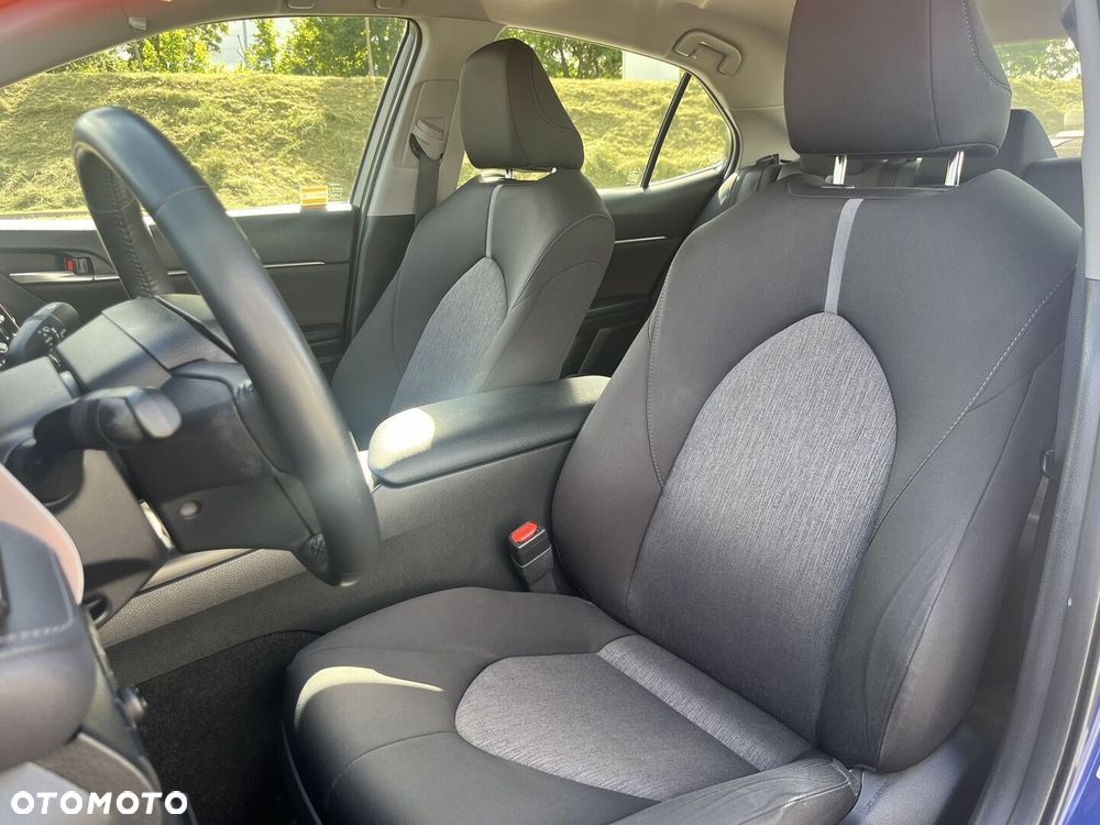 Toyota Camry 2.5 Hybrid Comfort CVT - 12