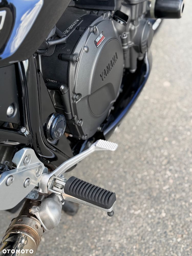 Yamaha XJR - 20
