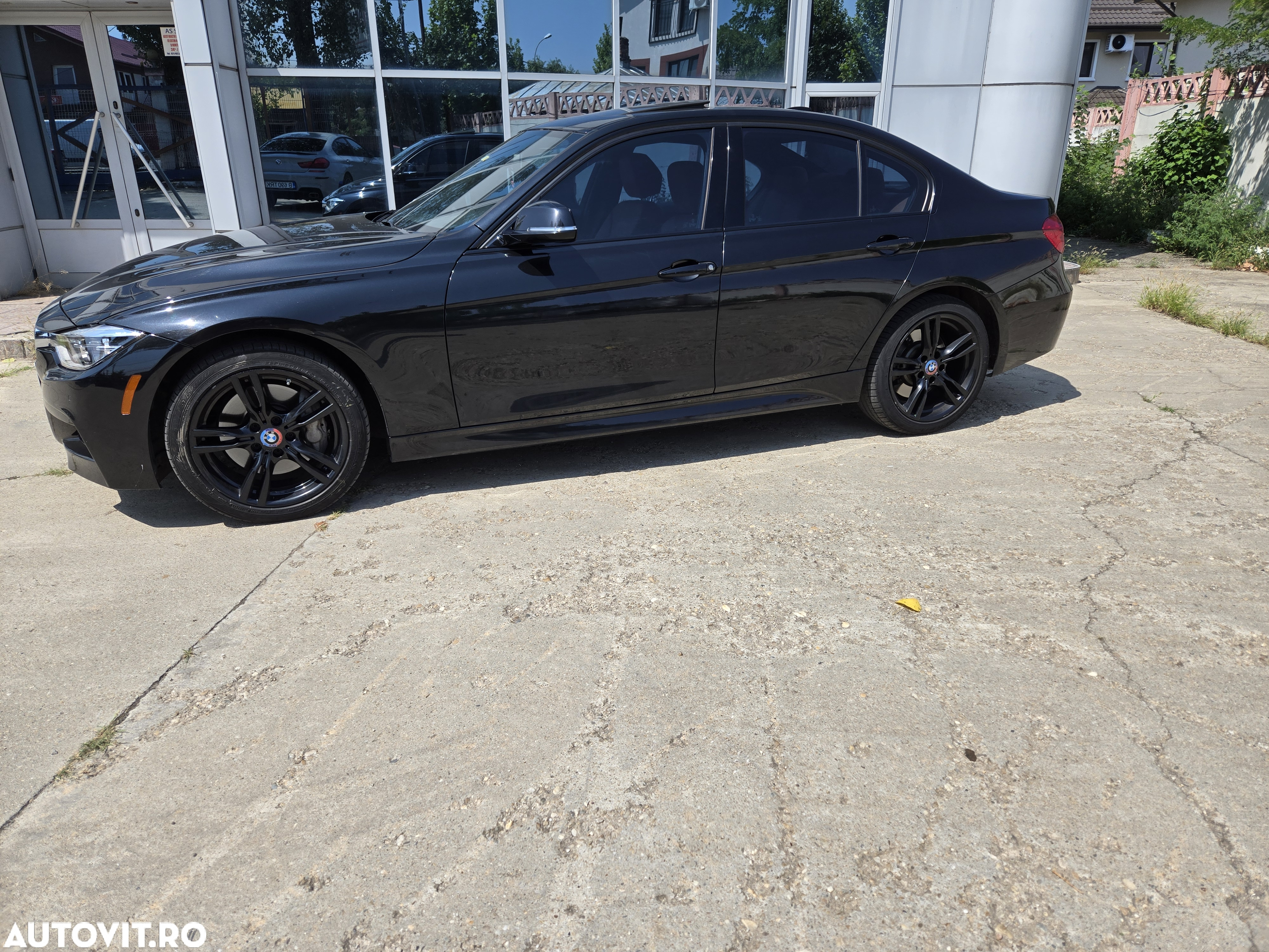BMW Seria 3 330i xDrive AT M Sport - 3