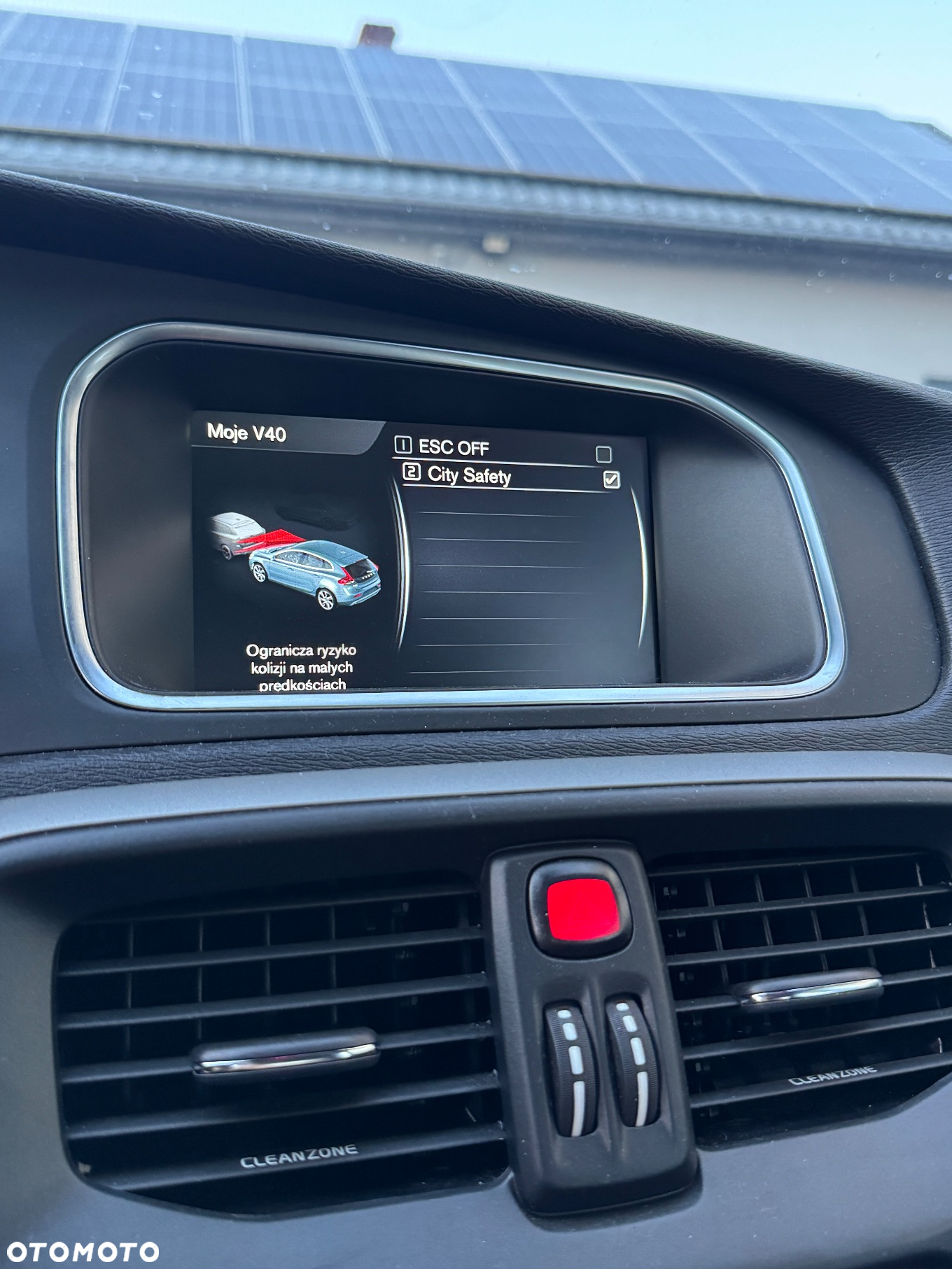 Volvo V40 D2 Drive-E R-Design Momentum - 17