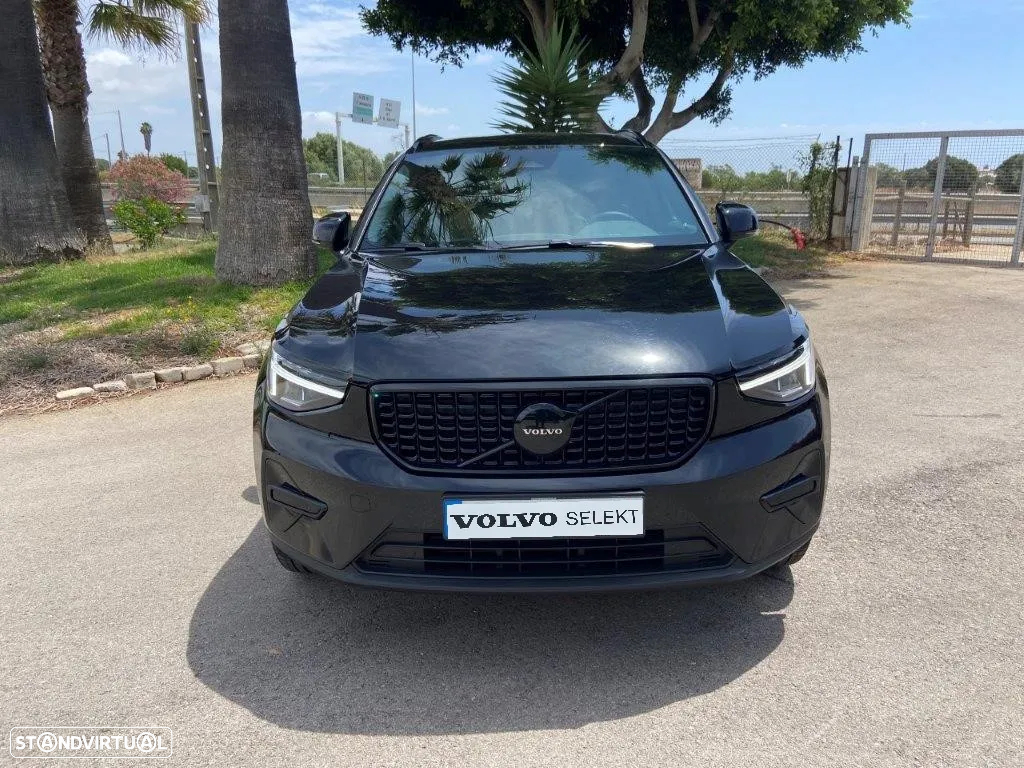 Volvo XC 40 2.0 B3 Black Edition - 4
