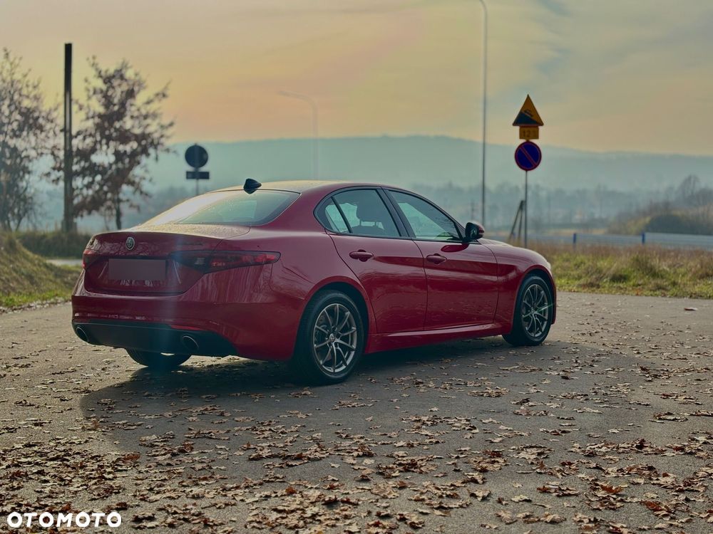 Alfa Romeo Giulia 2.0 Turbo 16V AT8-Q4 Ti - 7