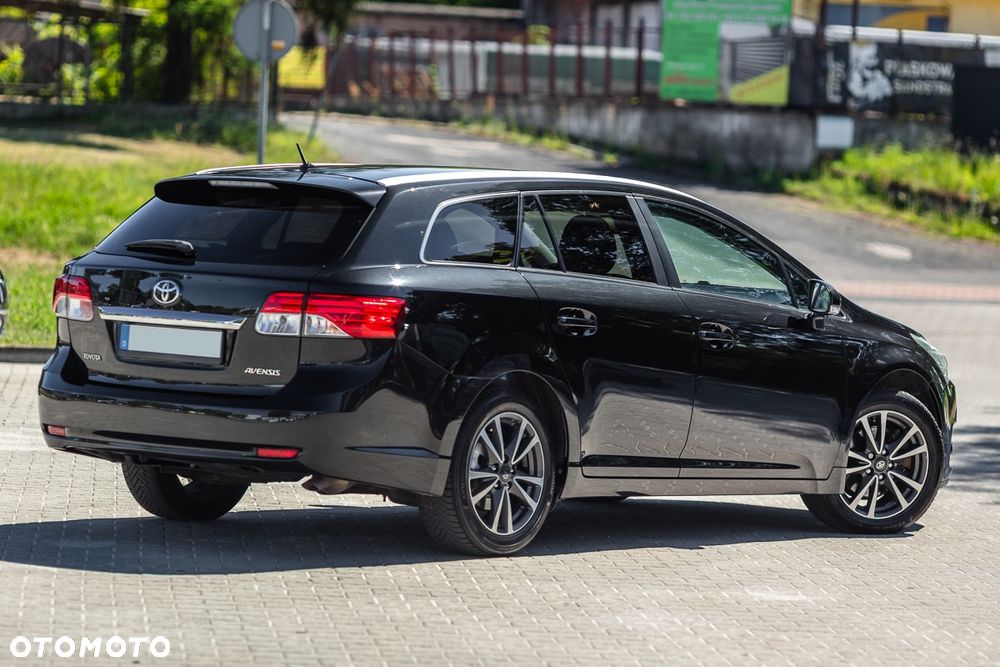 Toyota Avensis 2.2 D-4D Executive - 12