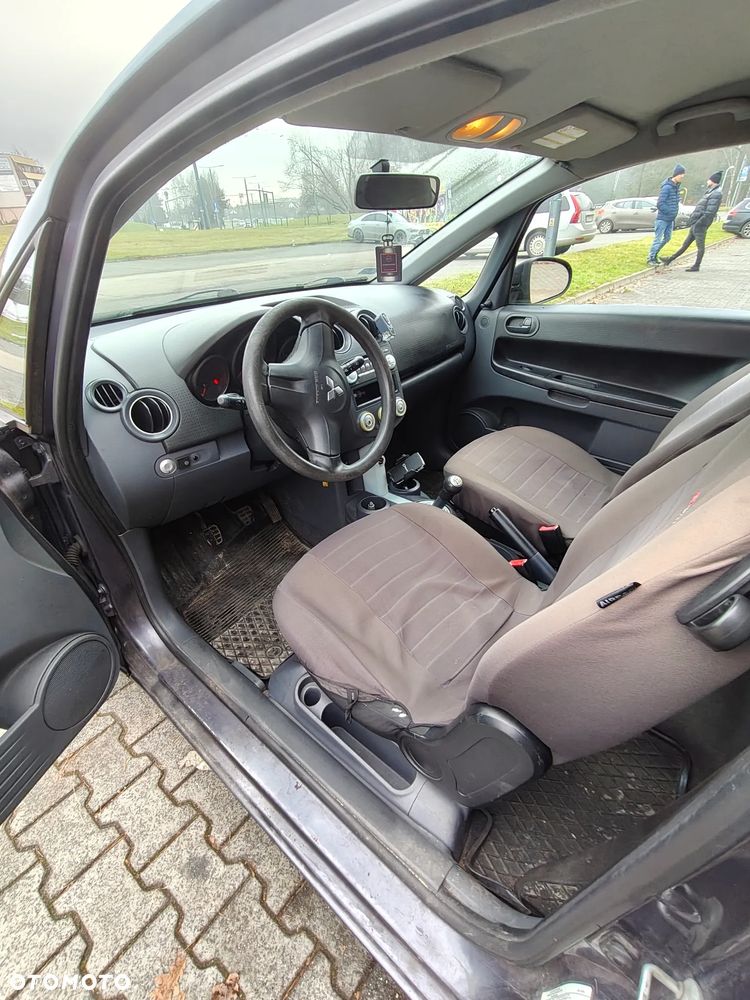 Mitsubishi Colt 1.3 Inform - 10