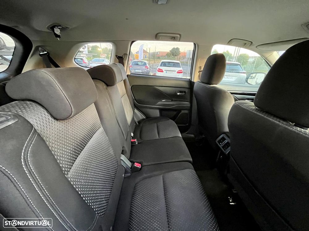 Mitsubishi Outlander 2.0 Kaiteki CVT - 15