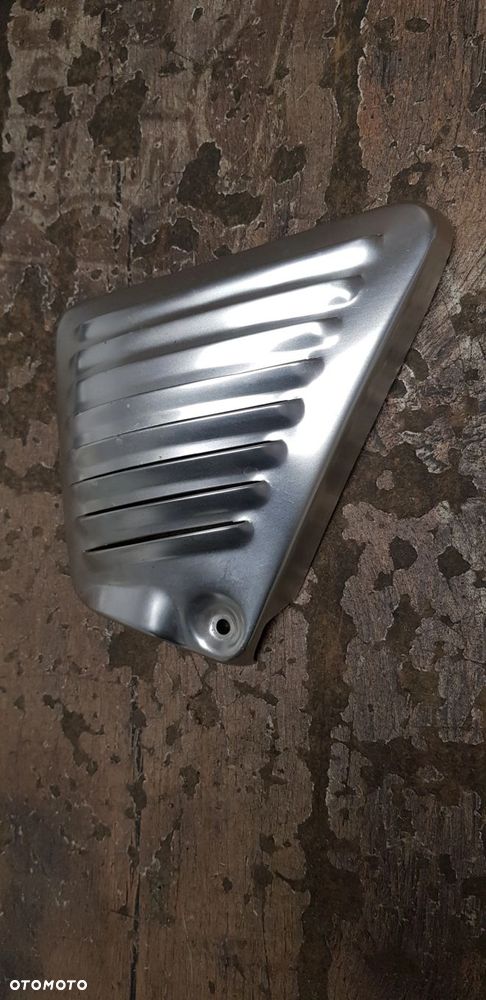 Osłona ramy skrzela Harley Davidson V-Rod - 4