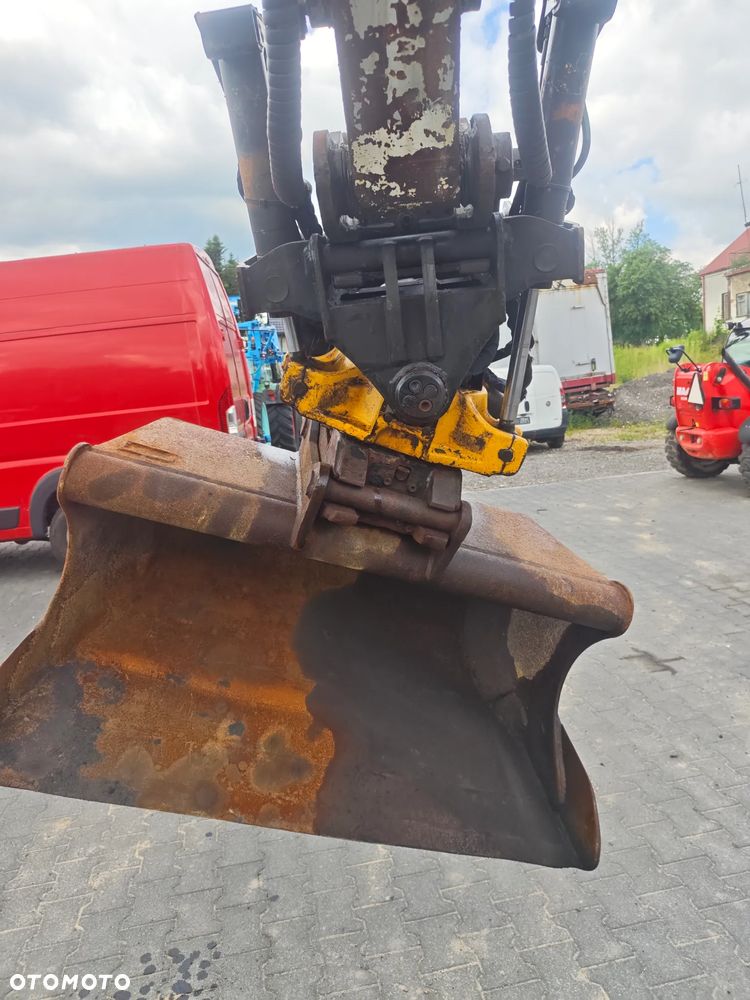 Takeuchi TB175W - 11