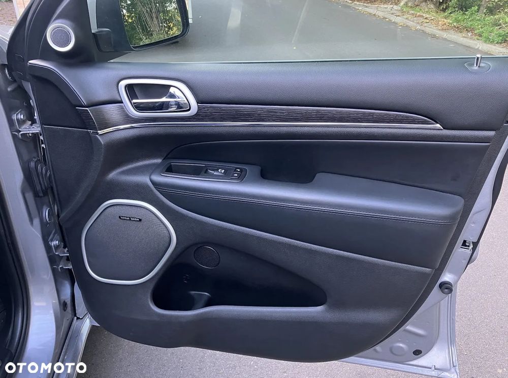 Jeep Grand Cherokee 3.6 V6 Summit - 18