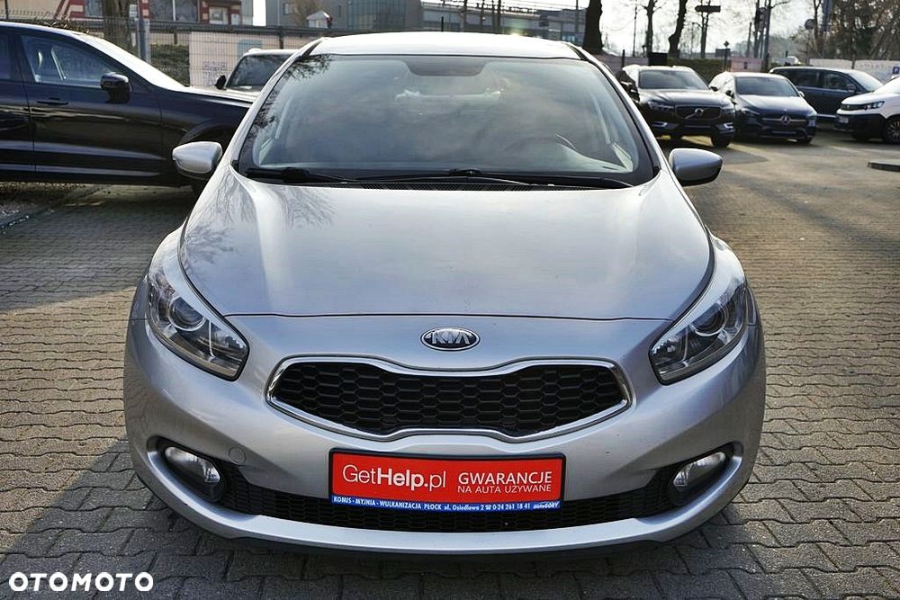 Kia Ceed - 10
