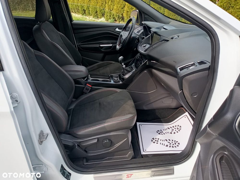 Ford Kuga 2.0 TDCi 4x2 ST-Line - 22