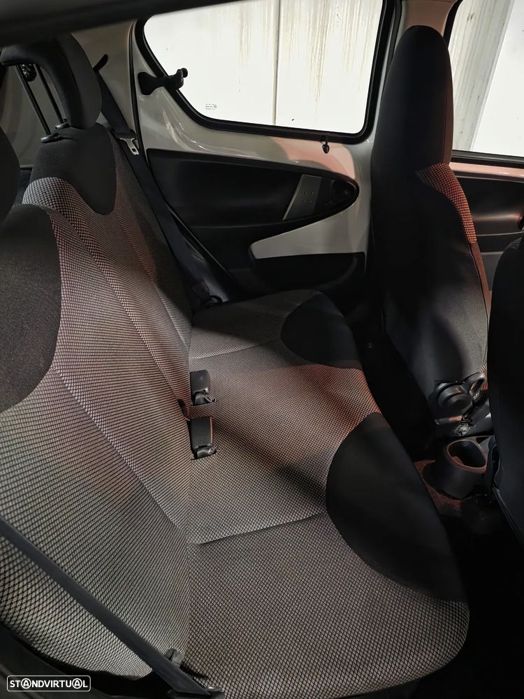 Toyota Aygo 1.0 Power Pack+AC+JLL+VSC - 9