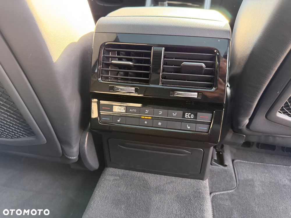 Volkswagen Touareg 3.0 V6 TDI SCR 4Motion Automatik R-Line - 38