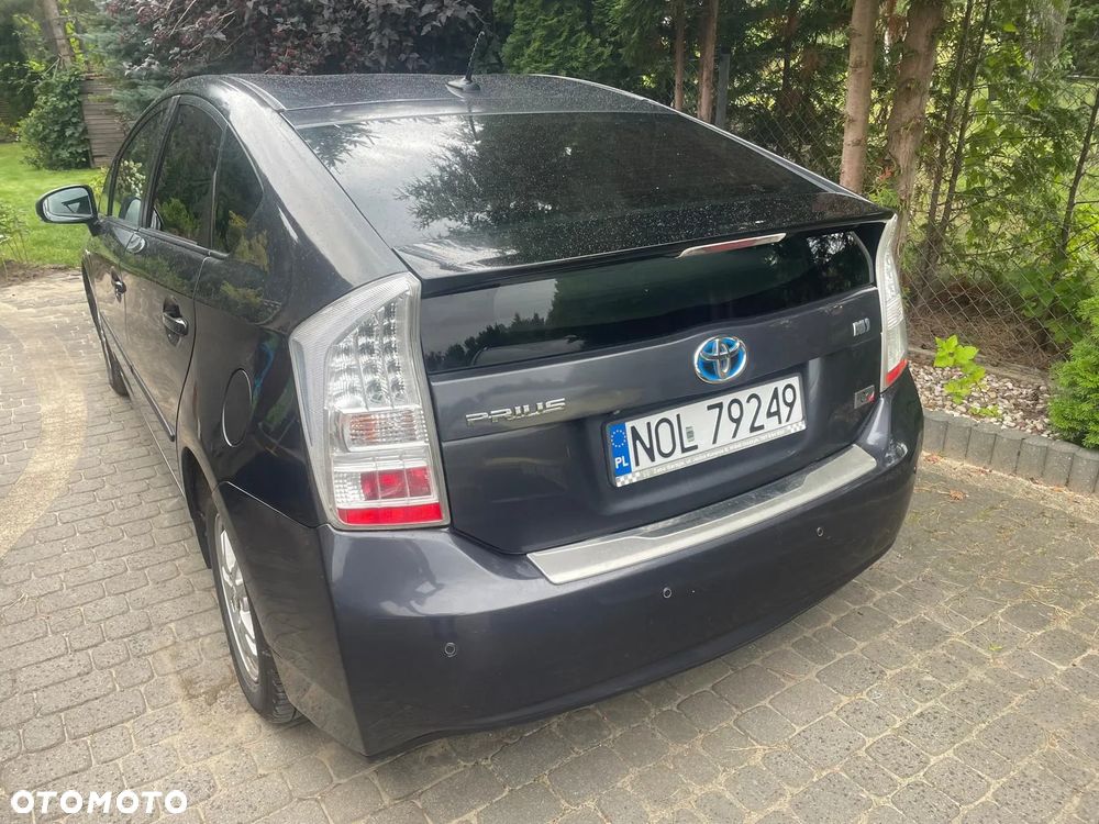 Toyota Prius (Hybrid) - 9