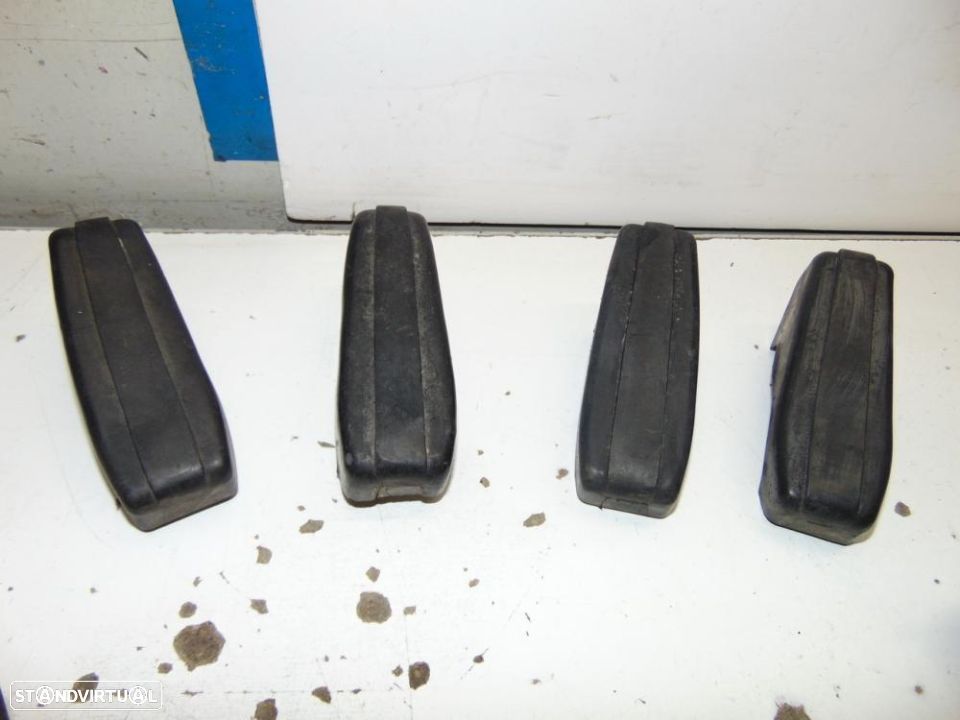 Renault 4L escudetes - 2