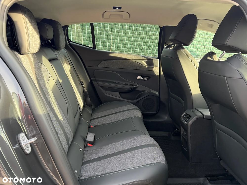 Peugeot 408 1.2 PureTech Allure S&S EAT8 - 12