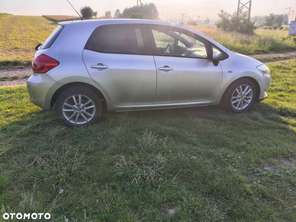 Toyota Auris - 2