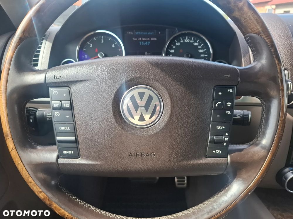 Volkswagen Touareg 5.0 V10 TDI Tiptr - 24