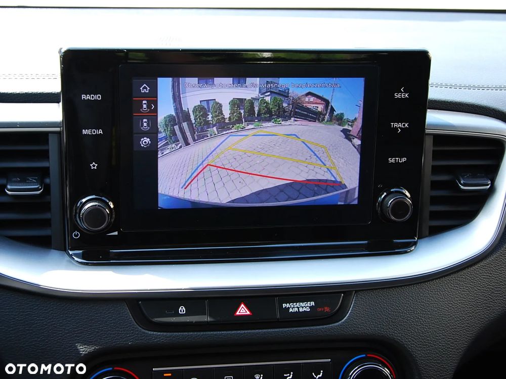 Kia Ceed - 8