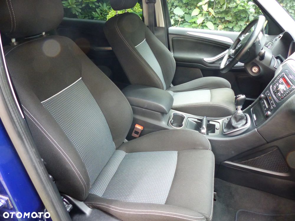 Ford S-Max - 14
