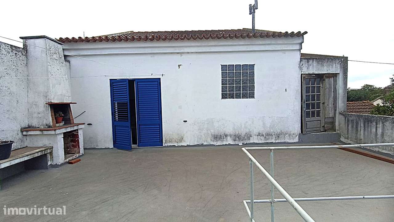 Moradia T5 no centro de Almeirim - Grande imagem: 3/15