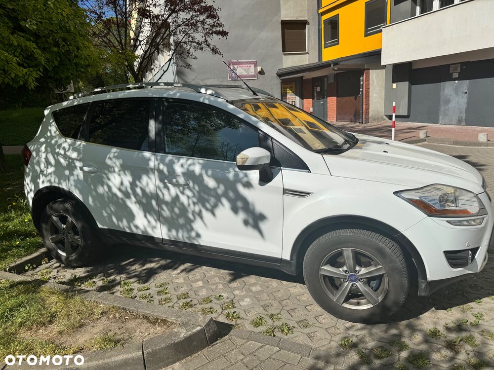 Ford Kuga 2.0 TDCi 4x4 Titanium - 4