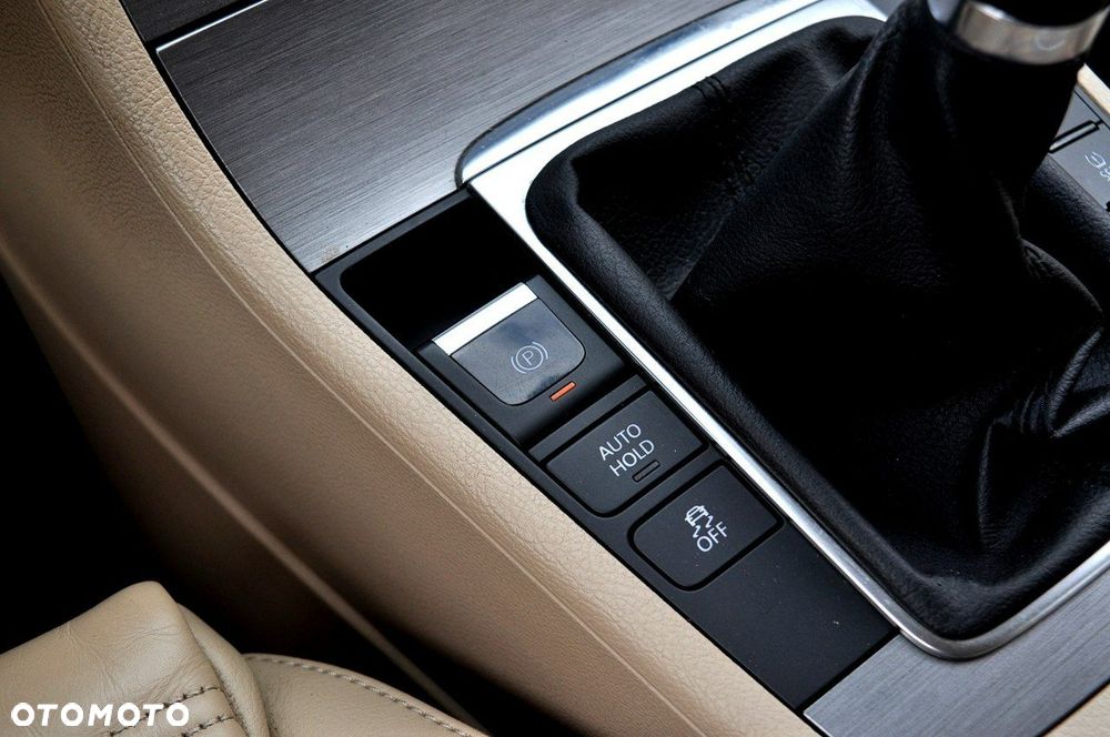 Volkswagen Passat Variant - 23