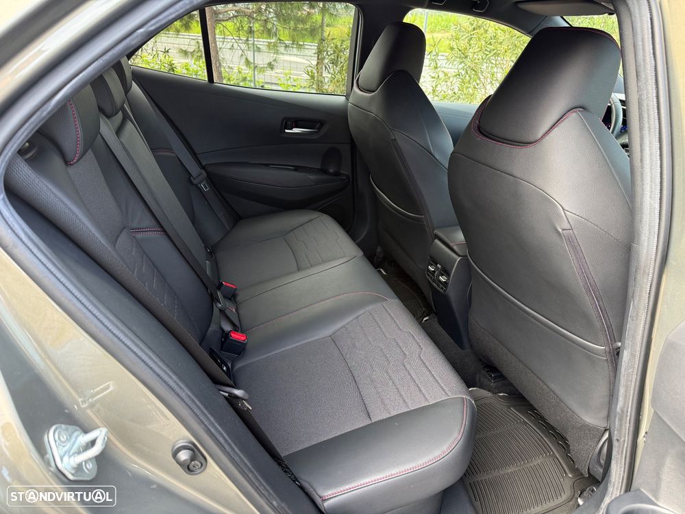 Toyota Corolla 1.8 Hybrid Exclusive - 30