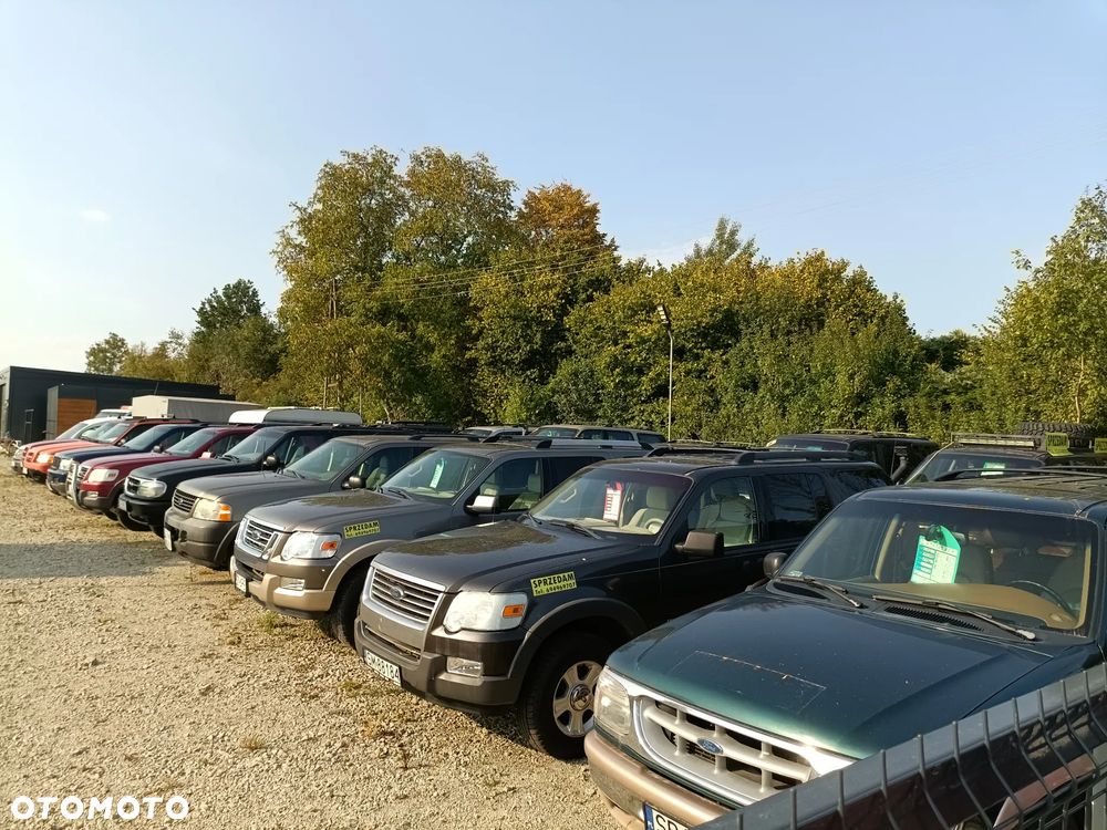 Ford Explorer Standard - 21