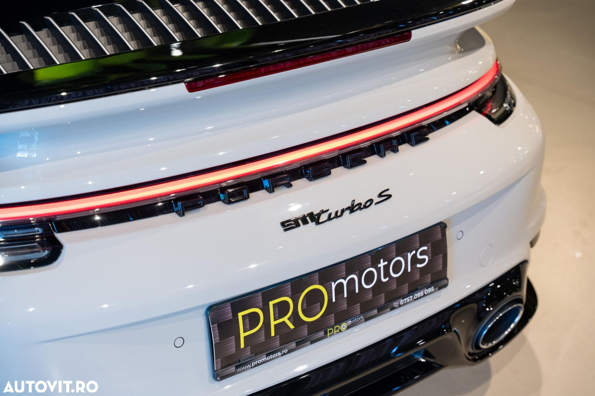 Porsche 911-TURBO-S - 14
