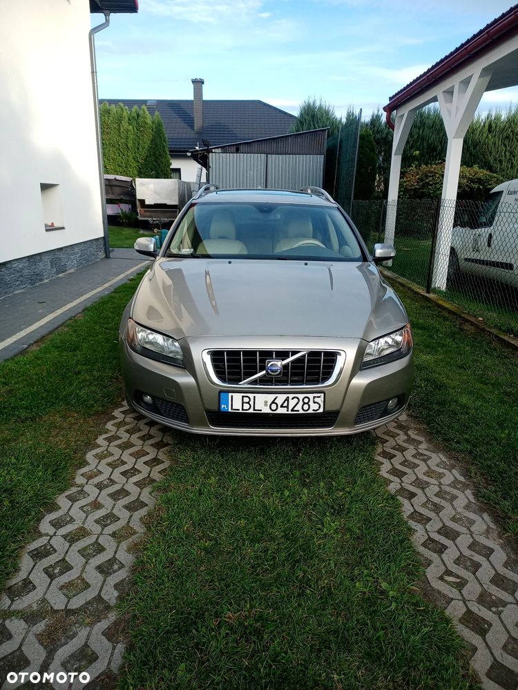 Volvo V70 3.2 AWD Kinetic - 1