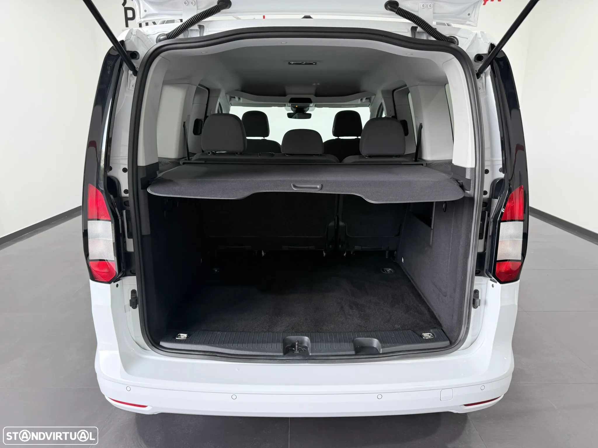 Ford Tourneo Connect 2.0 TDCi Titanium - 50