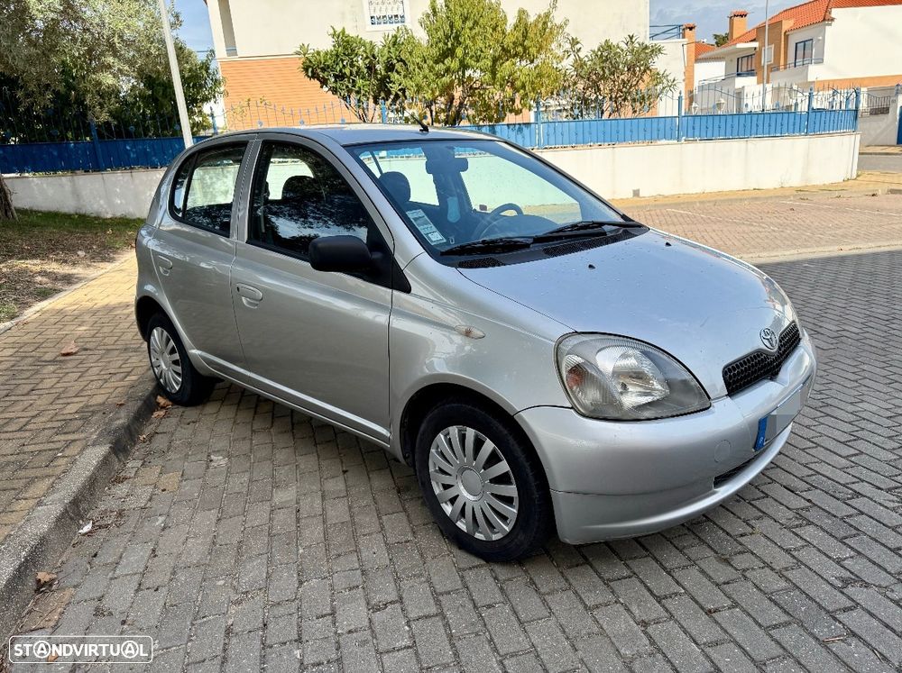 Toyota Yaris 1.0 Sol - 4