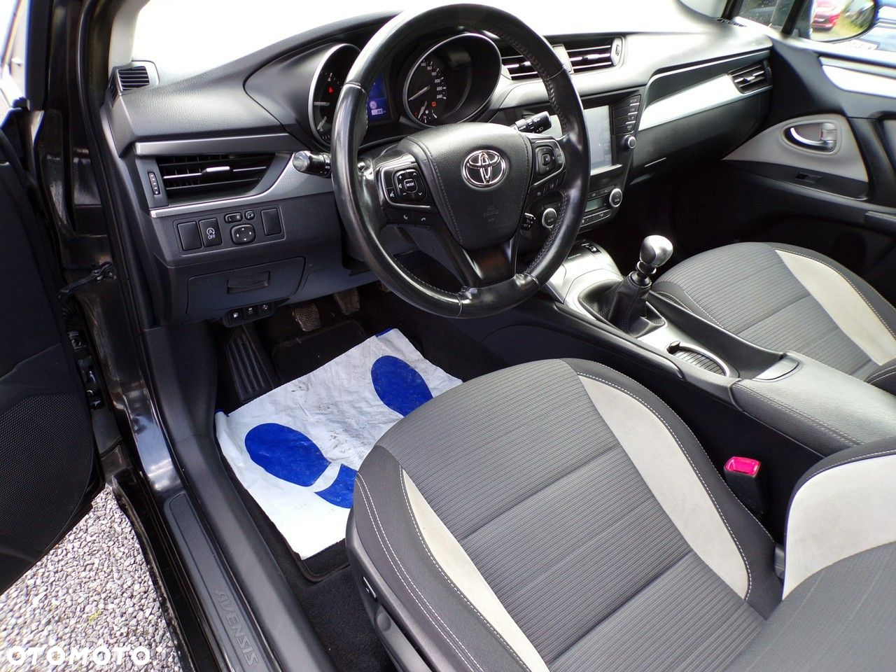 Toyota Avensis - 27