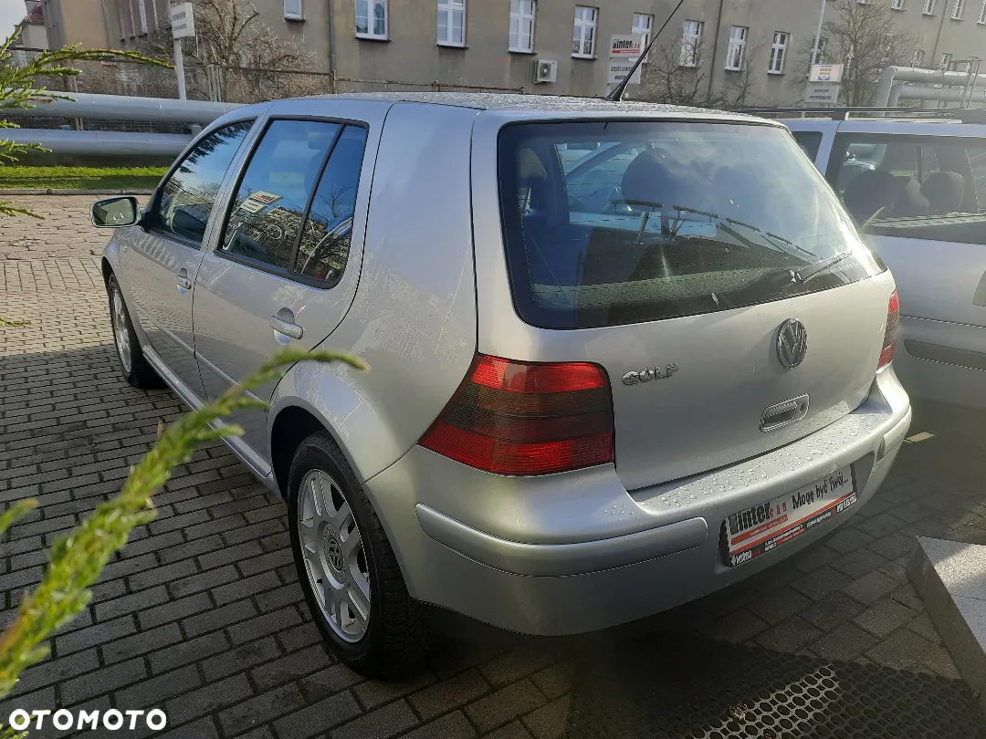 Volkswagen Golf - 5