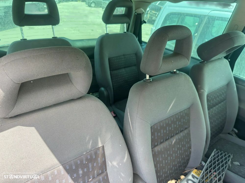 Ford Galaxy 1.9 TDI Ref AUY 7 Lug de 2002 para peças - 3