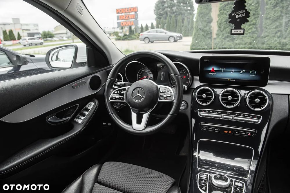 Mercedes-Benz Klasa C 300 e 4Matic 9G-TRONIC Edition Avantgarde - 30