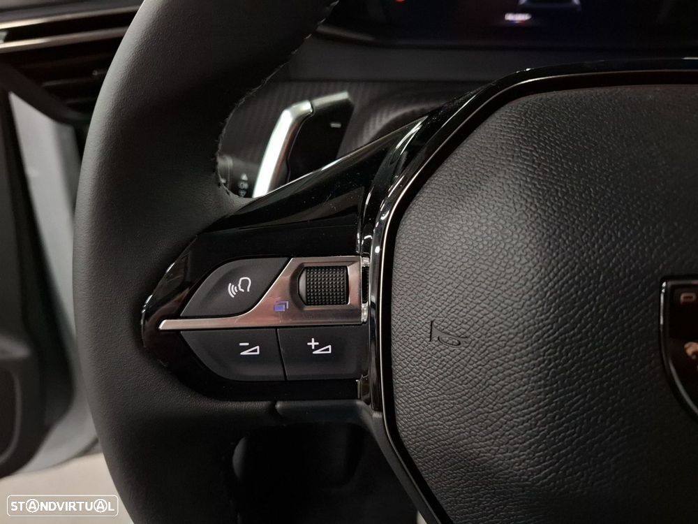 Peugeot 208 1.2 Hybrid Allure e-DCS6 - 16