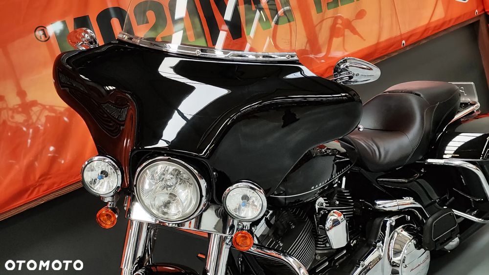 Harley-Davidson CVO Street Glide - 16