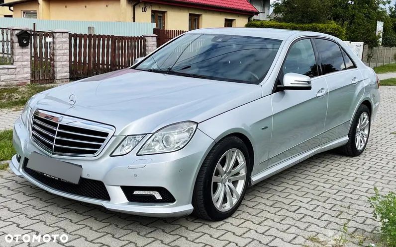 Mercedes-Benz Klasa E 220 CDI BlueEff Avantgarde - 1