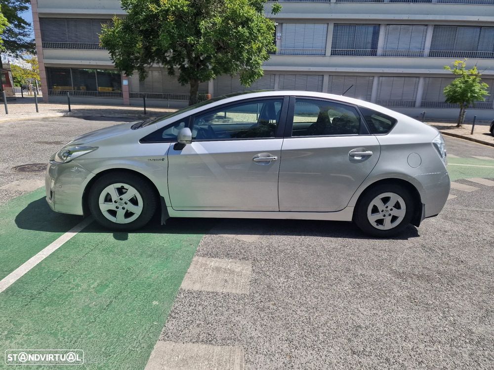Toyota Prius 1.8 Premium +Pele+GPS+Solar - 3