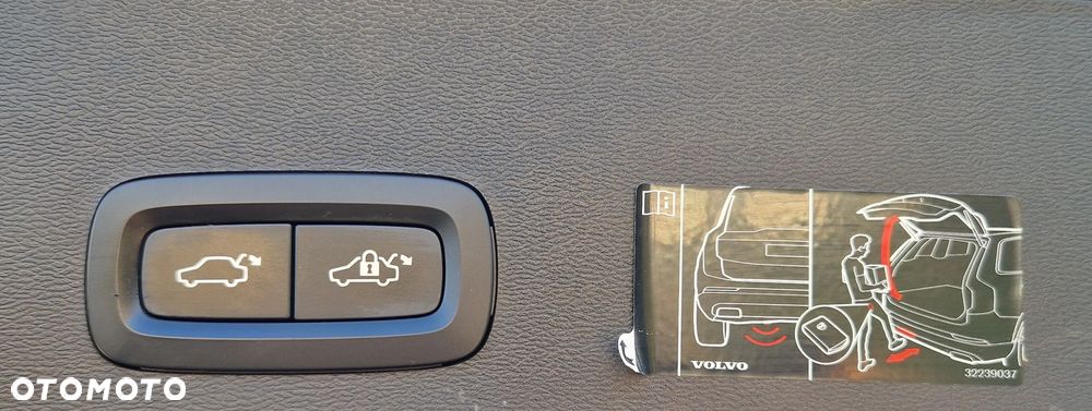 Volvo XC 40 D4 AWD Geartronic R-Design - 29