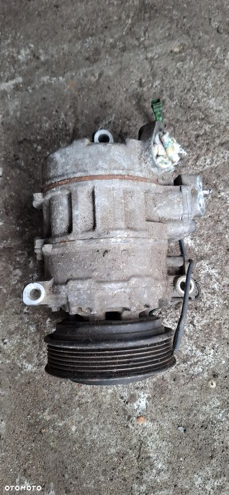 Kompresor klimatyzacji VW Passat B5 FL Lift 00-05 8D0260808 - 1