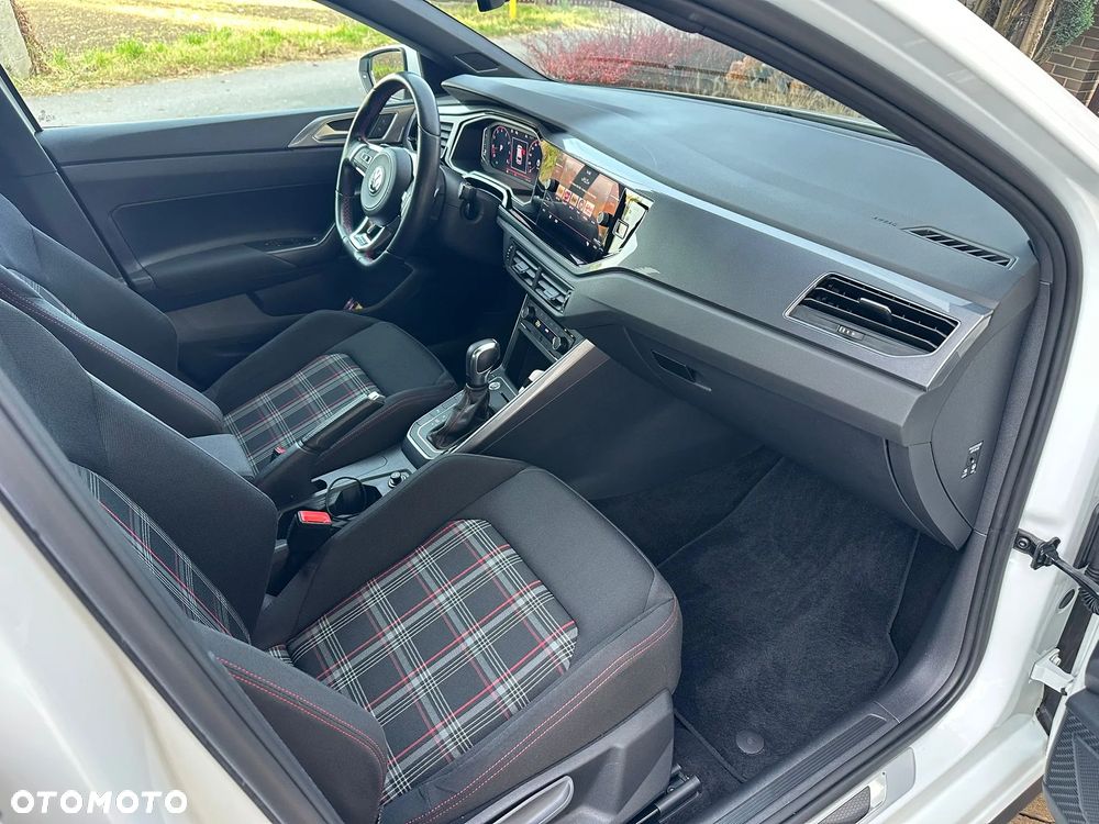 Volkswagen Polo 2.0 TSI DSG GTI - 18