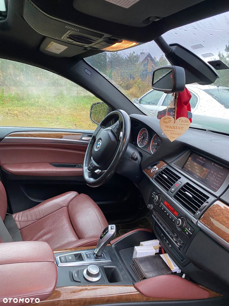 BMW X6 50i xDrive - 9
