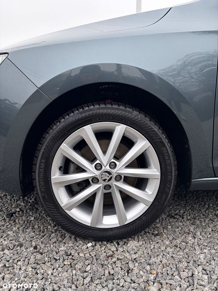 Skoda RAPID 1.0 TSI Style - 12