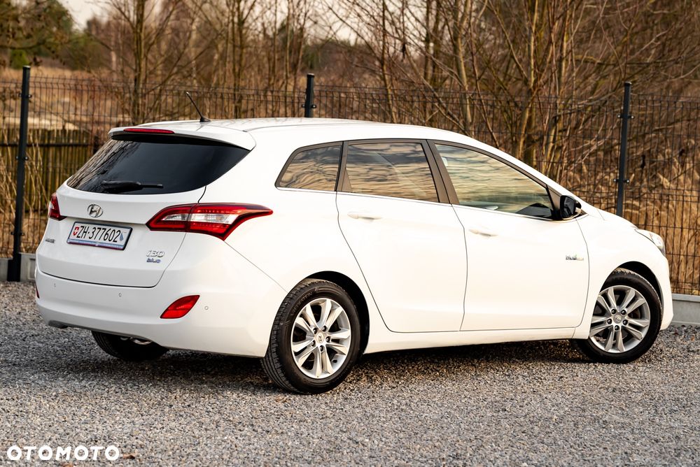 Hyundai i30 i30cw 1.6 Trend - 13