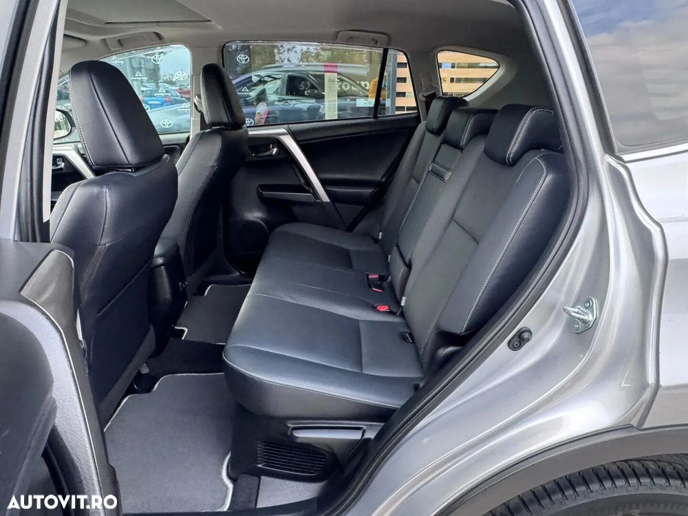 Toyota RAV4 - 14