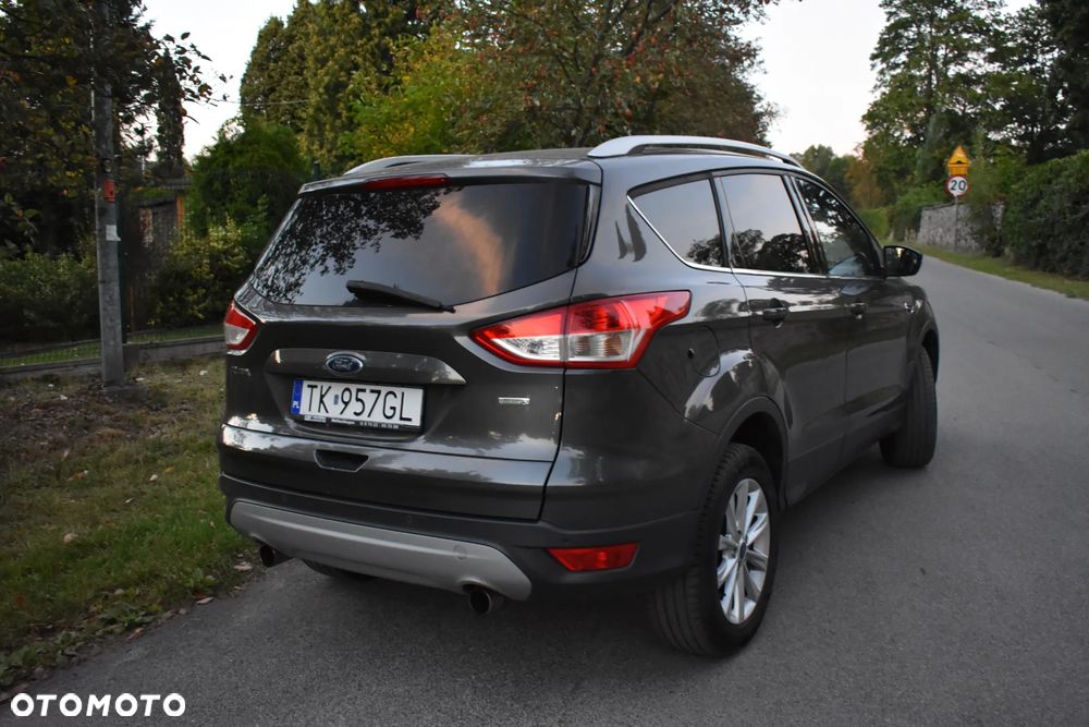 Ford Kuga 1.5 EcoBoost 2x4 Titanium - 4